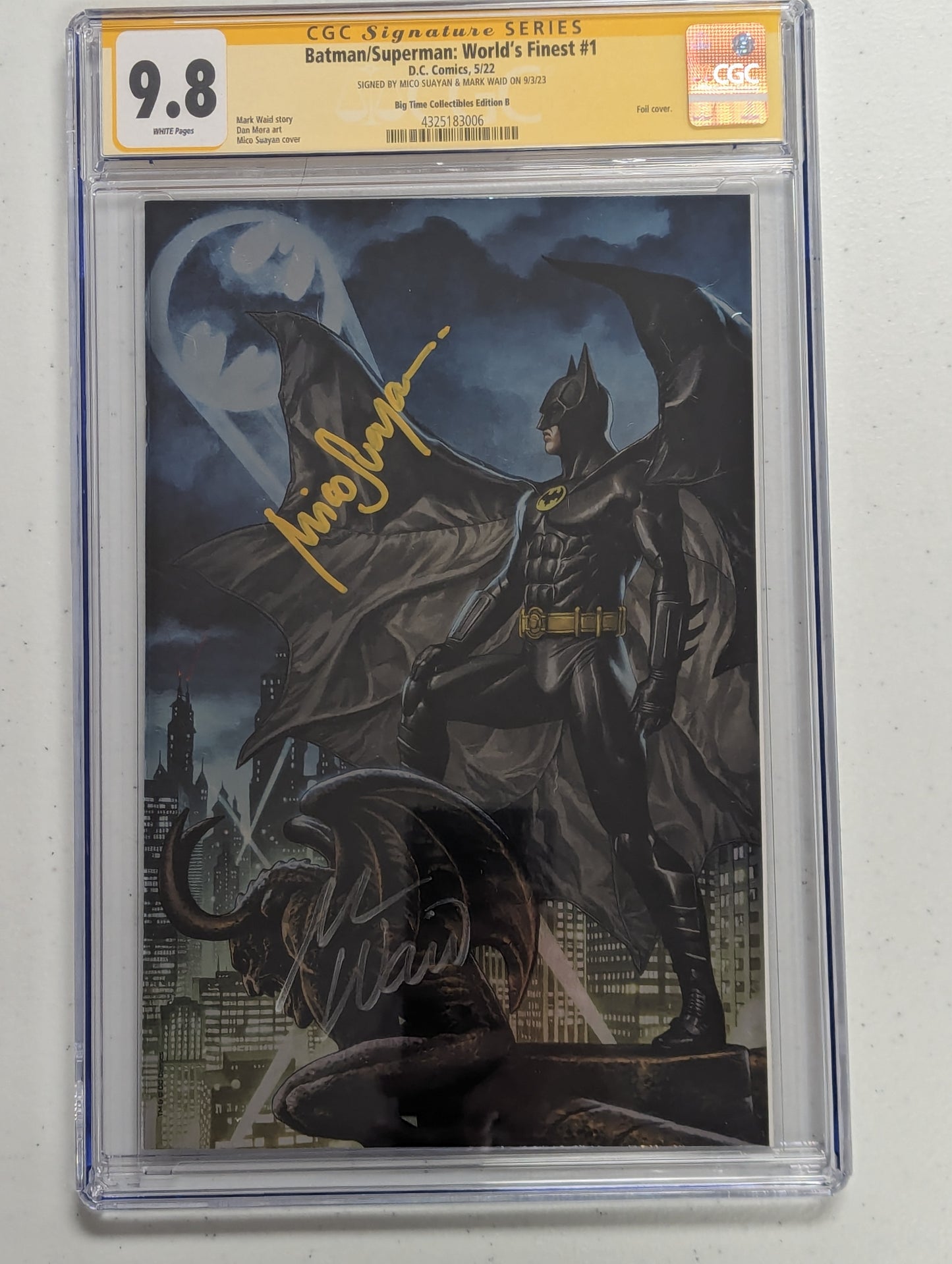 Batman/Superman: World's Finest #1 Big Time Collectibles Edition B (2022) - CGC SS 9.8 - singed by Mark Waid and Mico Suayan