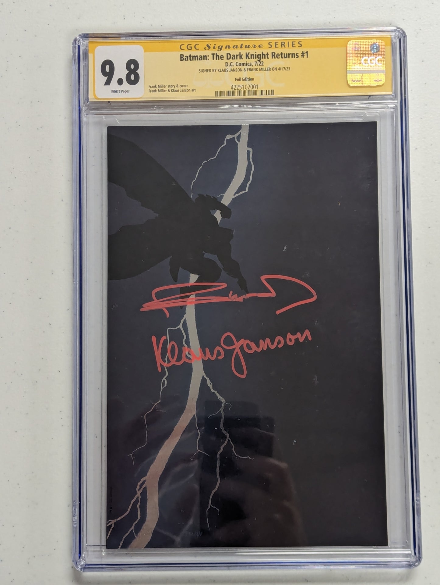 Batman: The Dark Knight Retirns #1 Fan Expo Foil (2022) - CGC SS 9.8 - signed by Frank Miller and Klaus Jansen